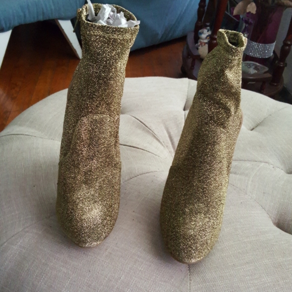 Shoes - Picture 3 of 5